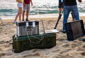 Outdoor dedicated multifunctional energy storage portable mobile power station